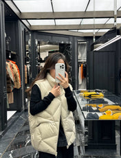 MONCLER 25S SLEEVELESS JACKET 462