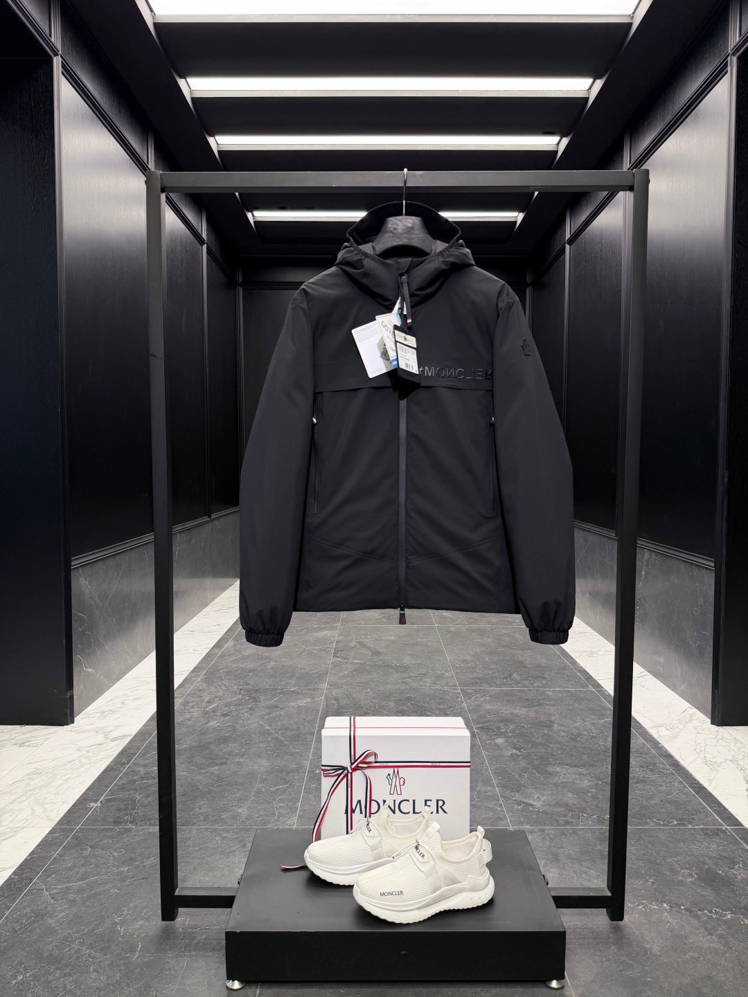 MONCLER 25S HOODED SKI JACKET 386