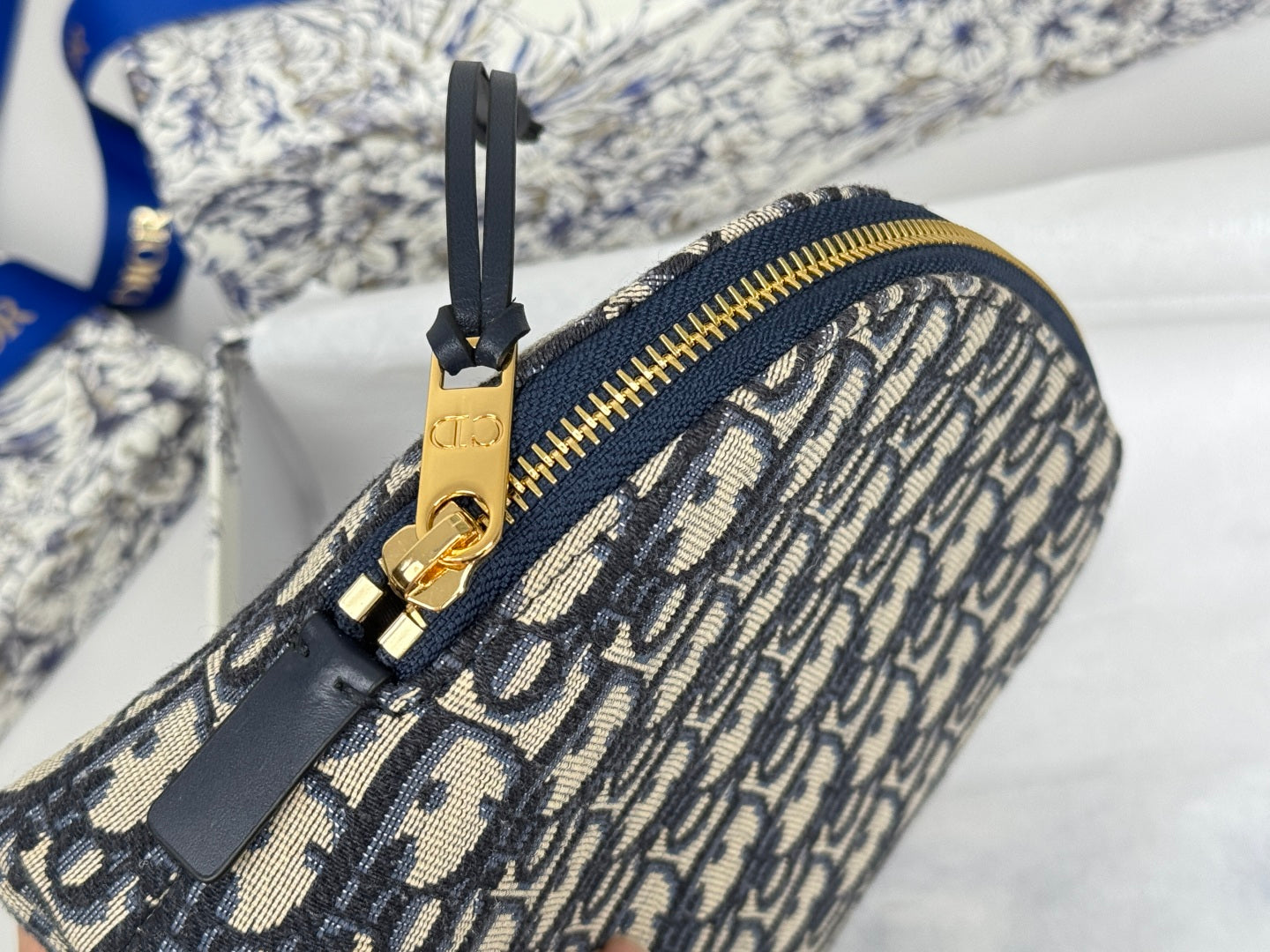 DIOR 25S 30 MONTAIGNE CLUTCH BAG 24 IN BLUE DIOR OBLIQUE JACQUARD