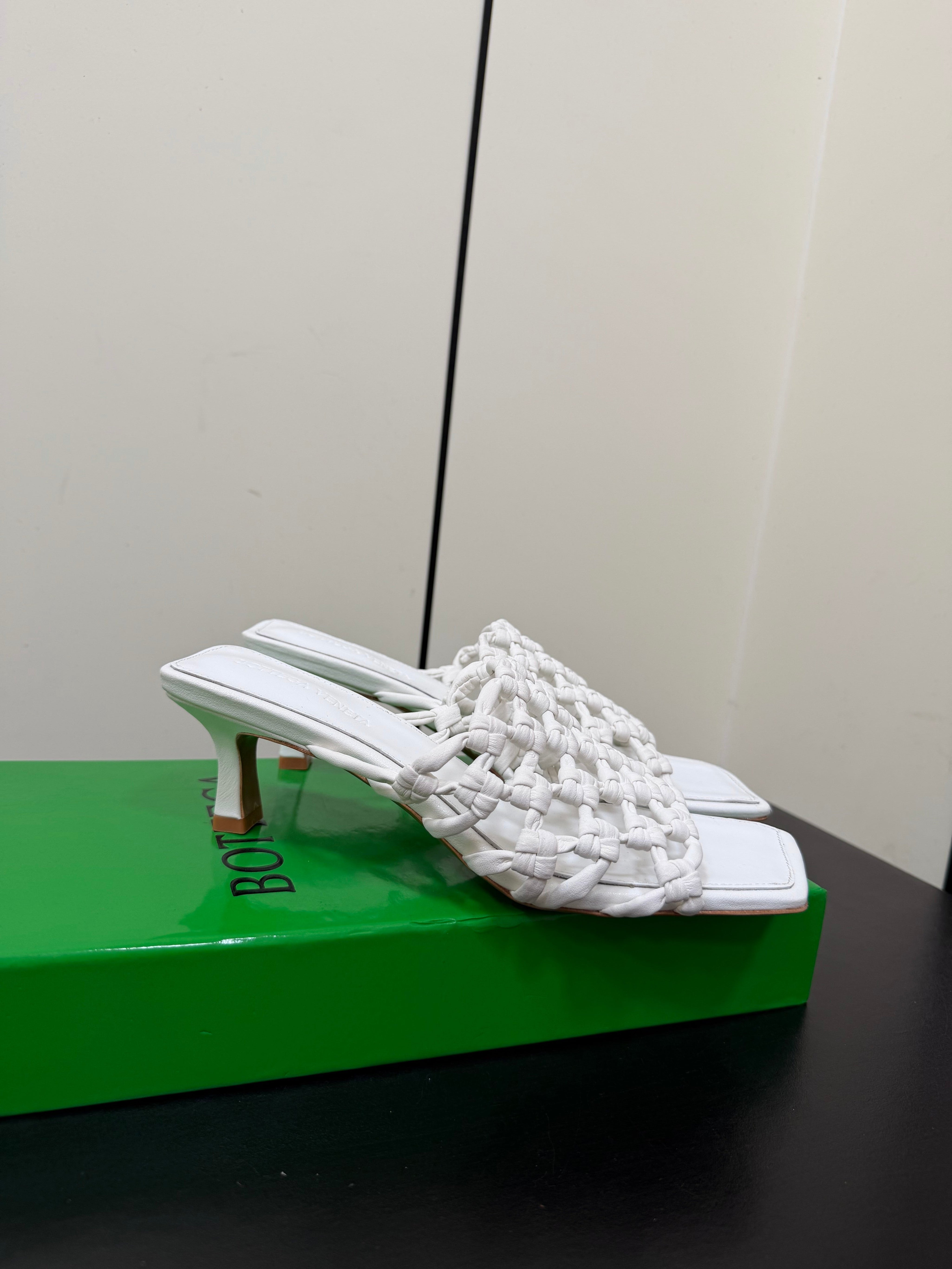 BOTTEGA VENETA 26S WOVEN STRAP HIGH-HEEL SANDALS 55 MM IN WHITE LAMBSKIN