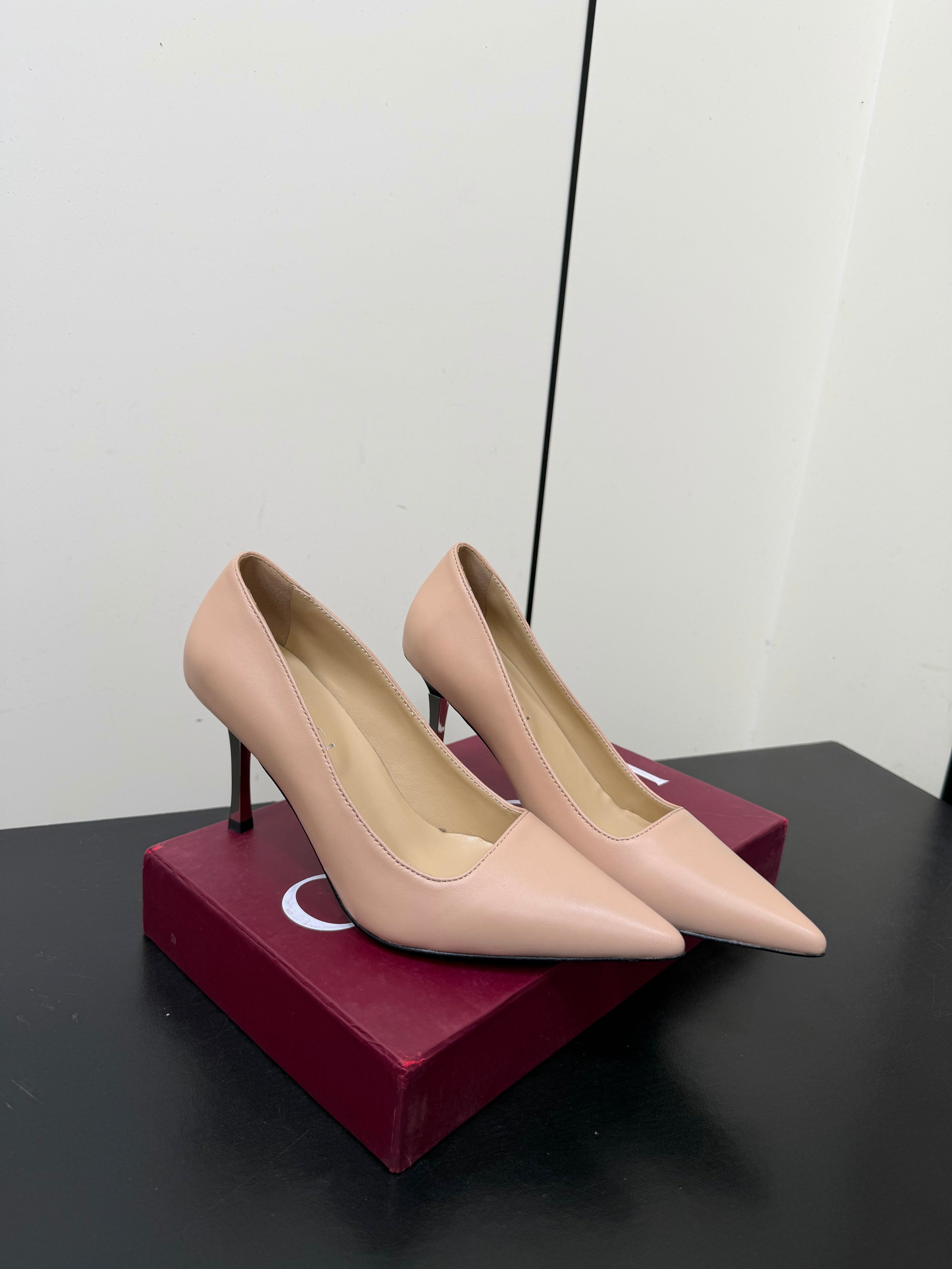GUCCI 26S POINTED TOE PUMPS 85MM IN NUDE BEIGE CALFSKIN
