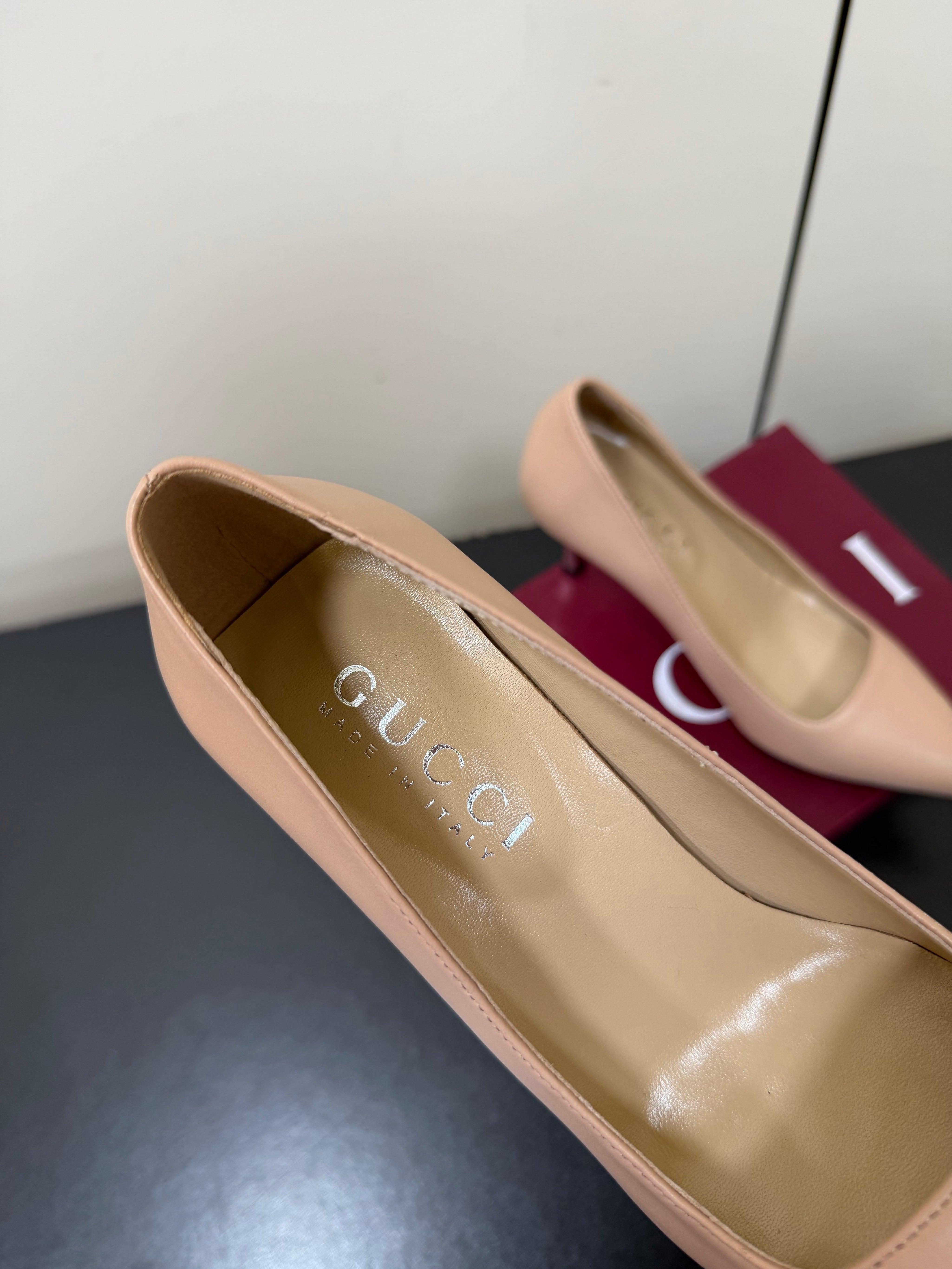 GUCCI 26S POINTED TOE PUMPS 85MM IN NUDE BEIGE CALFSKIN
