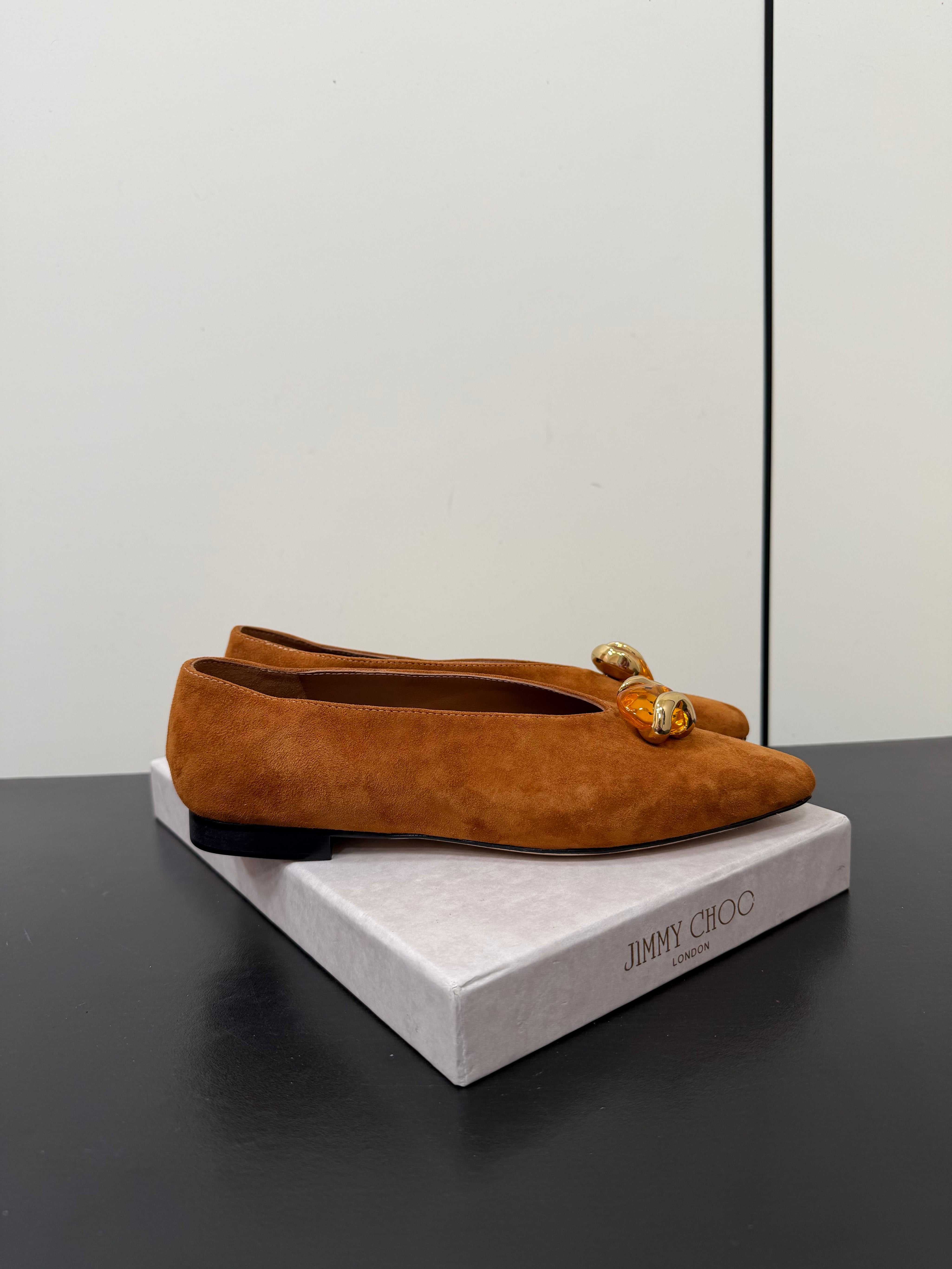 JIMMY CHOO 26S BALLET FLATS IN BROWN SUEDE
