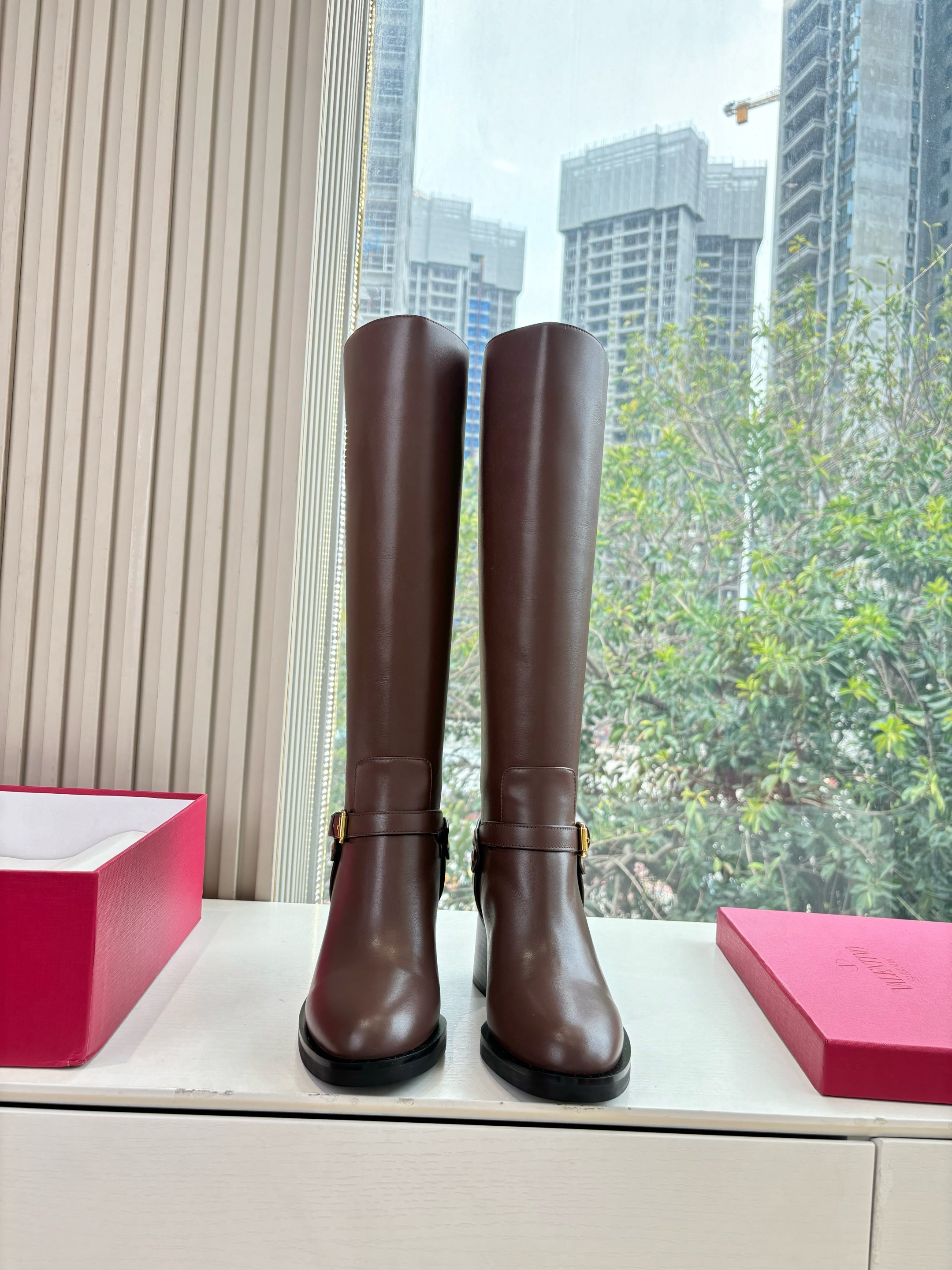 VALENTINO 25S HIGH-CUT SIGNATURE LOGO BOOTS 60 MM IN BROWN CALFSKIN WITH GOLD HARDWARE