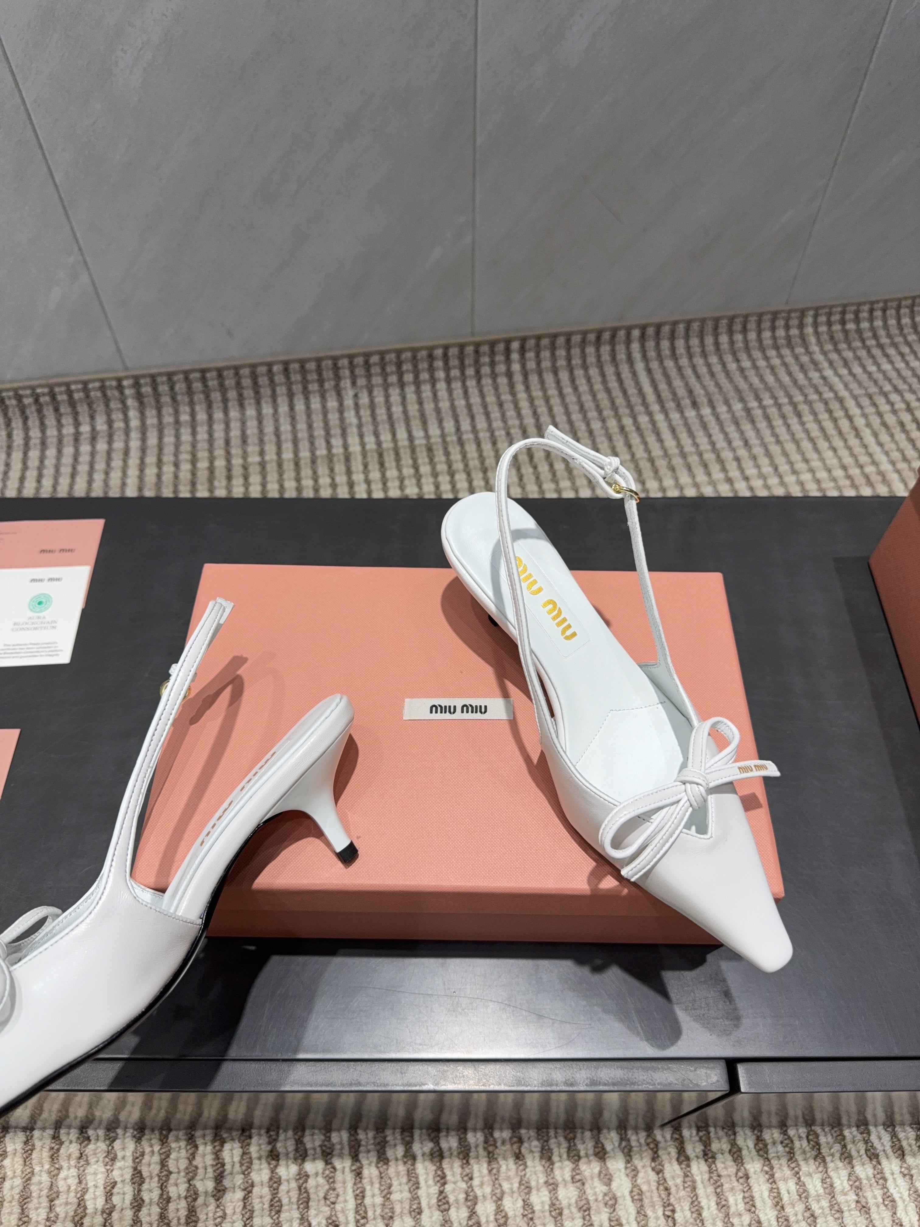 MIUMIU 26S SLINGBACK 55MM IN WHITE CALFSKIN WITH BOW