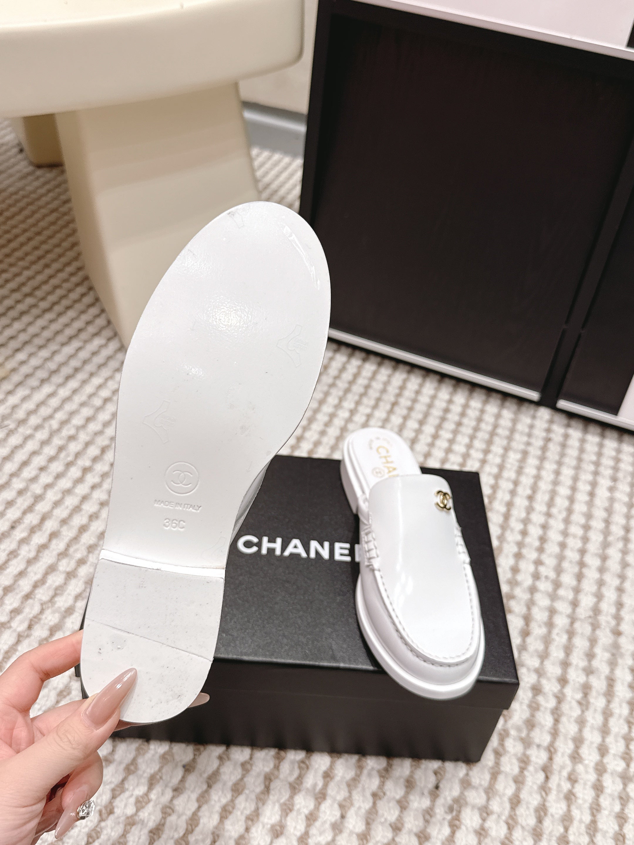 CHANEL 26S LOAFER MULES IN WHITE GLOSSY CALFSKIN