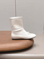 CHANEL 26S ANKLE BOOTS IN WHITE CALFSKIN LACE UP FRONT
