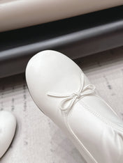 CHANEL 26S ANKLE BOOTS IN WHITE CALFSKIN LACE UP FRONT