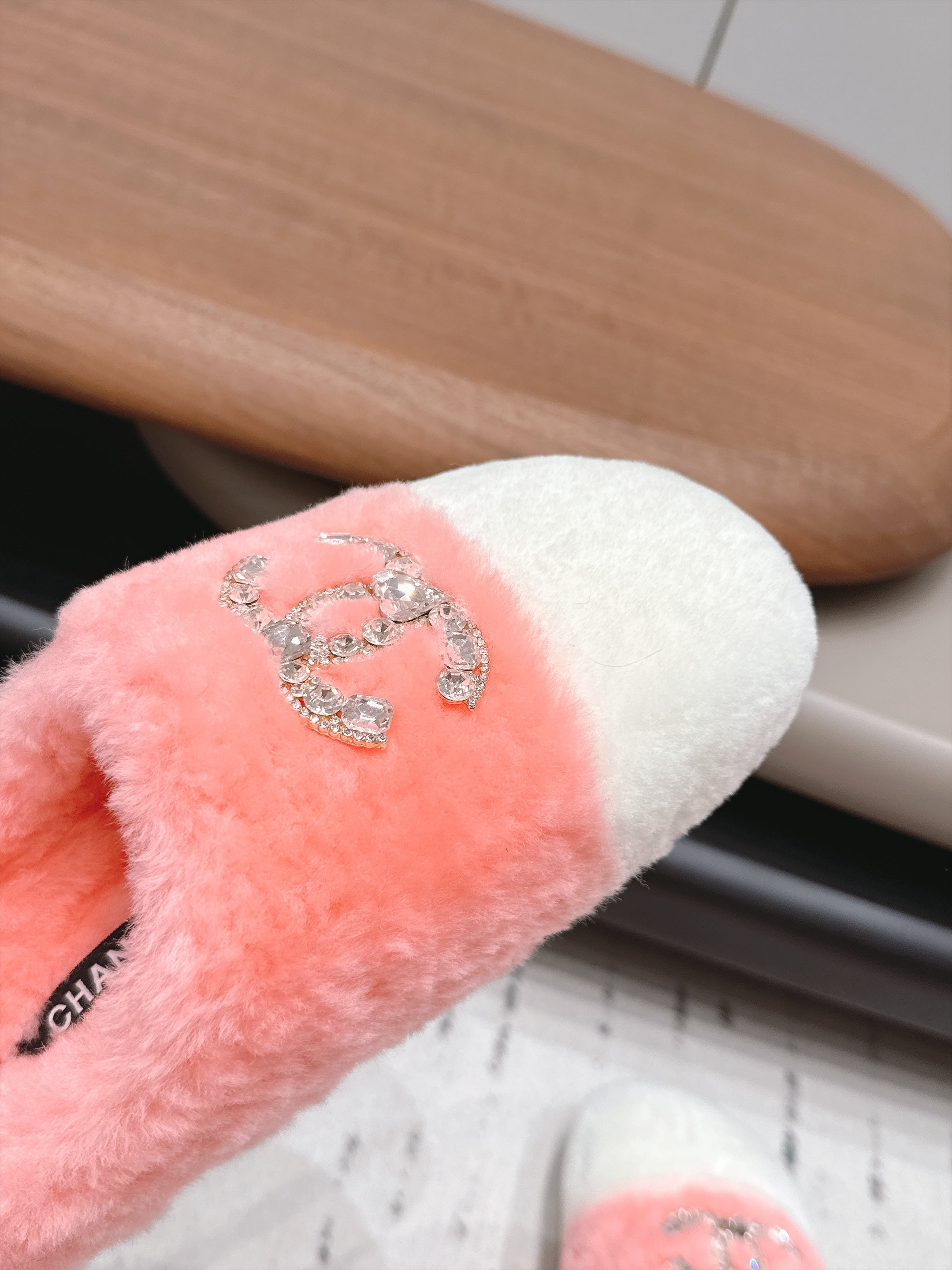 CHANEL 26S MULES IN LIGHT PINK AND WHITE SHEARLING WITH ROUND TOE
