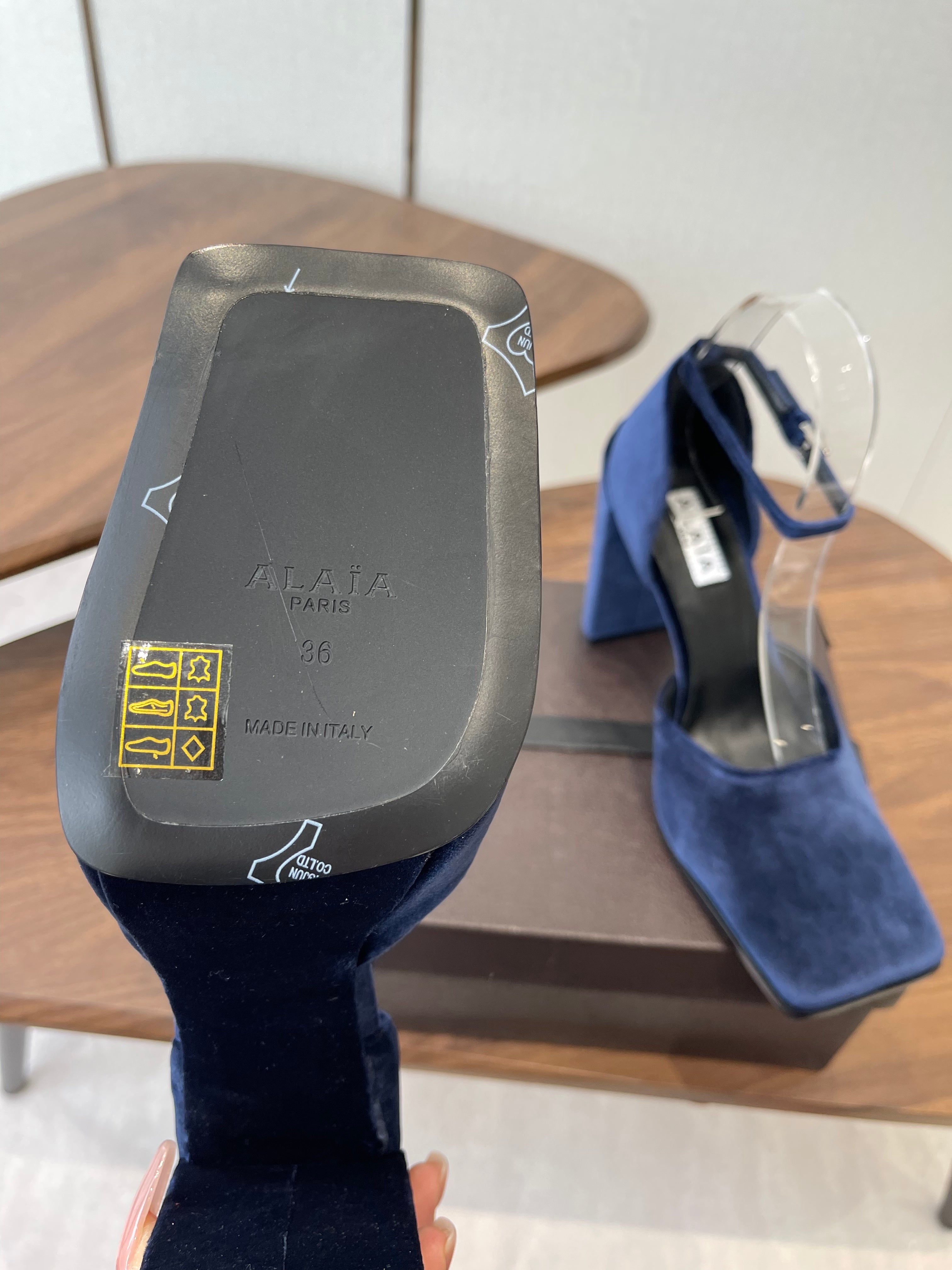 ALAIA 26S SQUARE-TOE HIGH HEELS 95 MM IN NAVY BLUE SUEDE