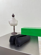 BOTTEGA VENETA 26S BALLET FLATS IN BLACK WOVEN LAMBSKIN