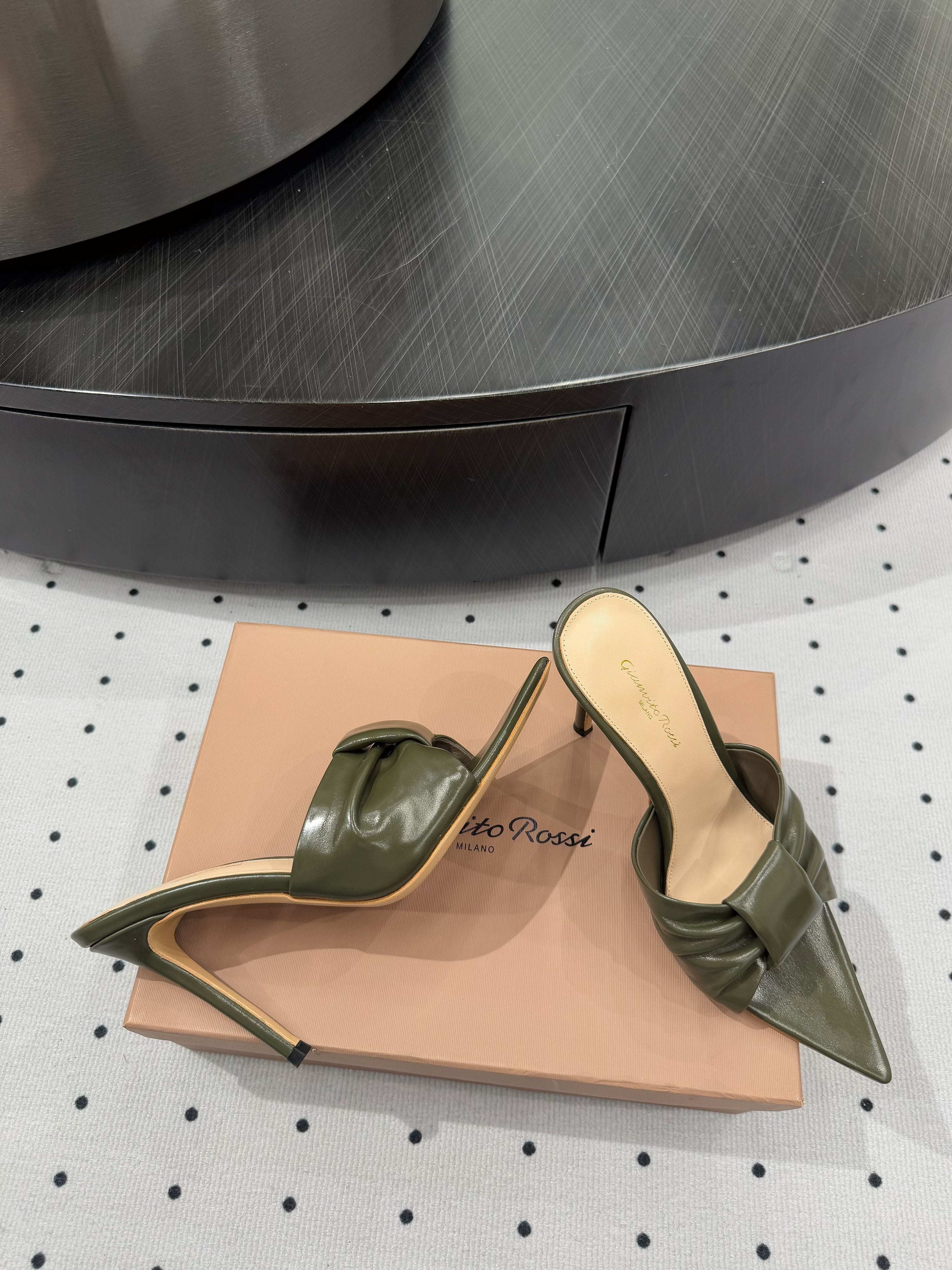GIANVITO ROSSI 26S KNOTTED STRAP SANDALS 105 MM IN MOSS GREEN LAMBSKIN