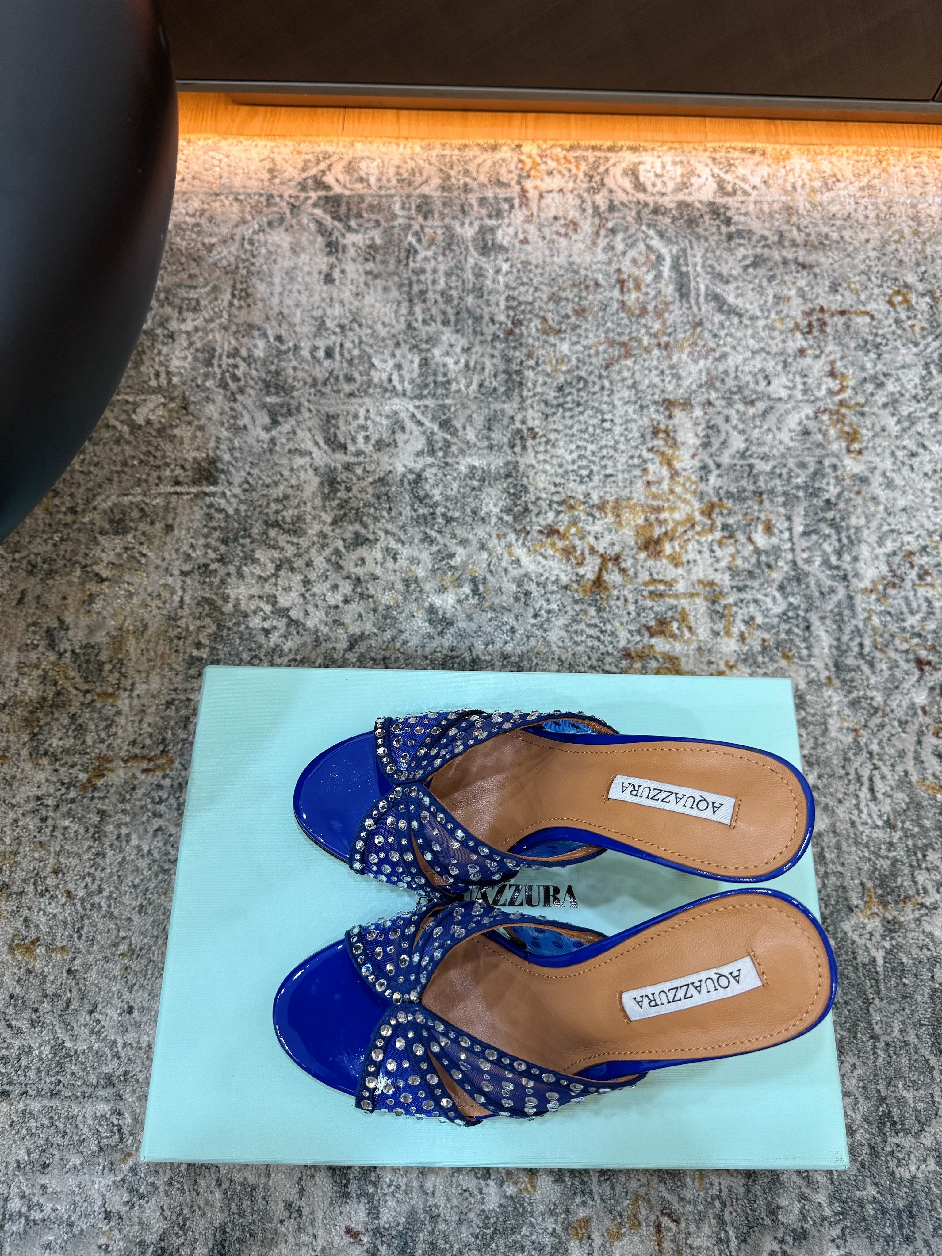 AQUAZZURA 26S HIGH-HEEL SANDALS 105 MM IN NAVY BLUE PATENT CALFSKIN AND MESH