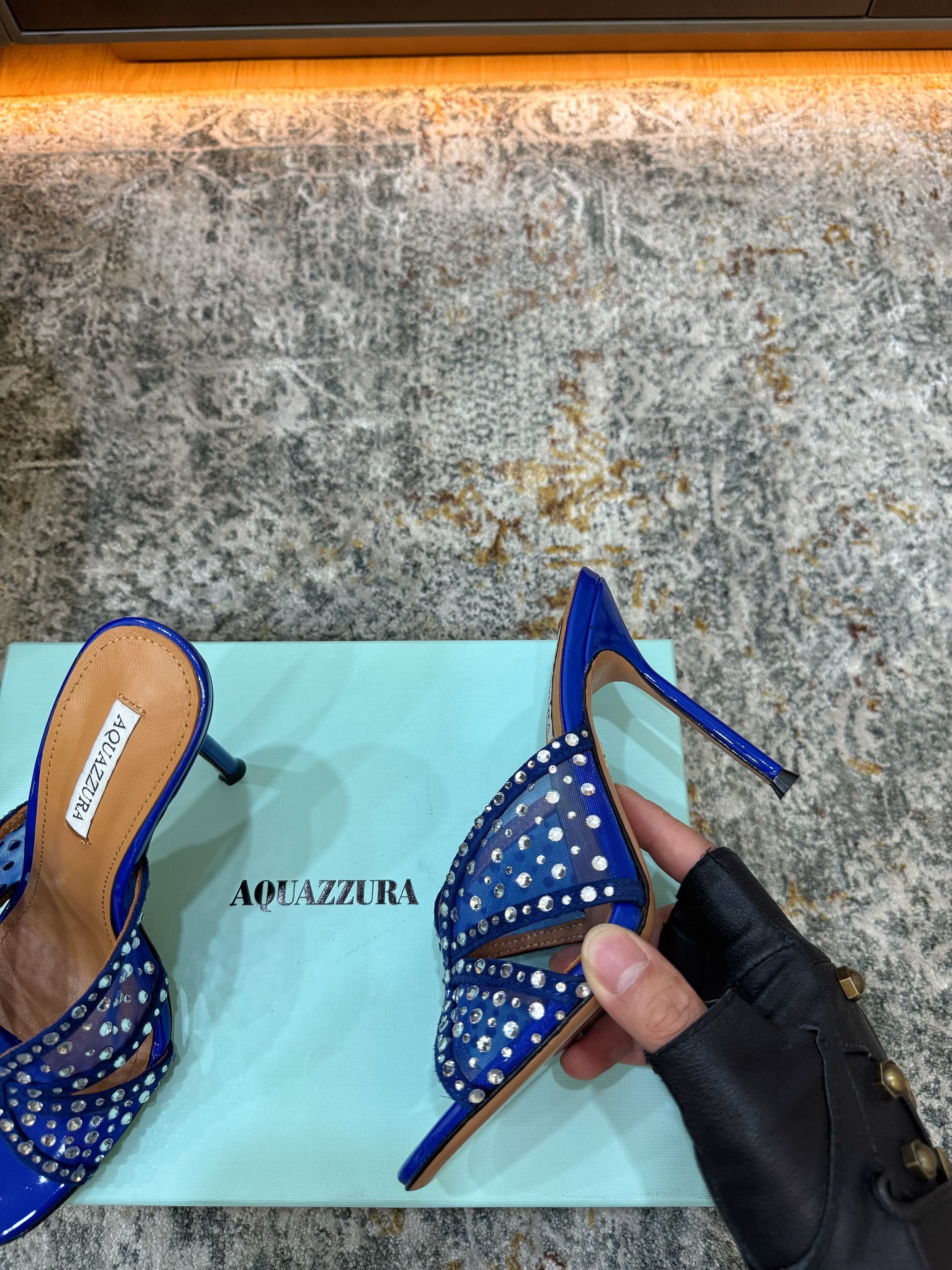 AQUAZZURA 26S HIGH-HEEL SANDALS 105 MM IN NAVY BLUE PATENT CALFSKIN AND MESH