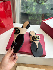 VLTN THONG SANDALS 25S IN BLACK MIX BEIGE LAMBSKIN WITH GOLD HARDWARE