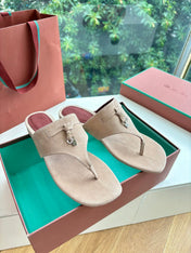 LP THONG SANDALS 25S IN WARM BEIGE SUEDE