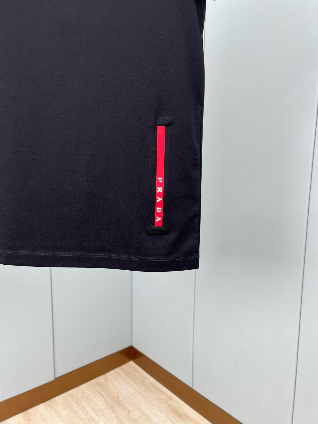 PRADA 26S SHORT SLEEVED T-SHIRT 718