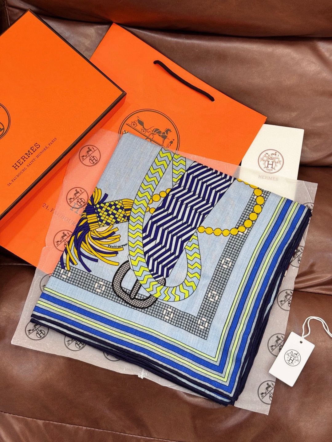 HERMES 26S SCARF 135 IN SILK AND CASHMERE 498491