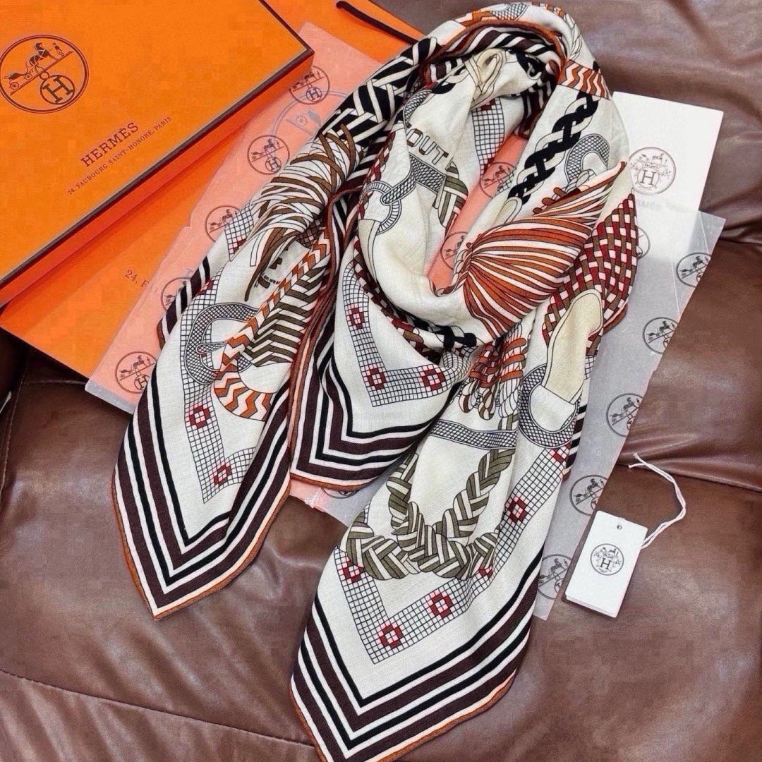 HERMES 26S PATTERNED SCARF 135 IN SILK AND CASHMERE 502436