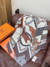 HERMES 26S PATTERNED SCARF 135 IN SILK AND CASHMERE 502436