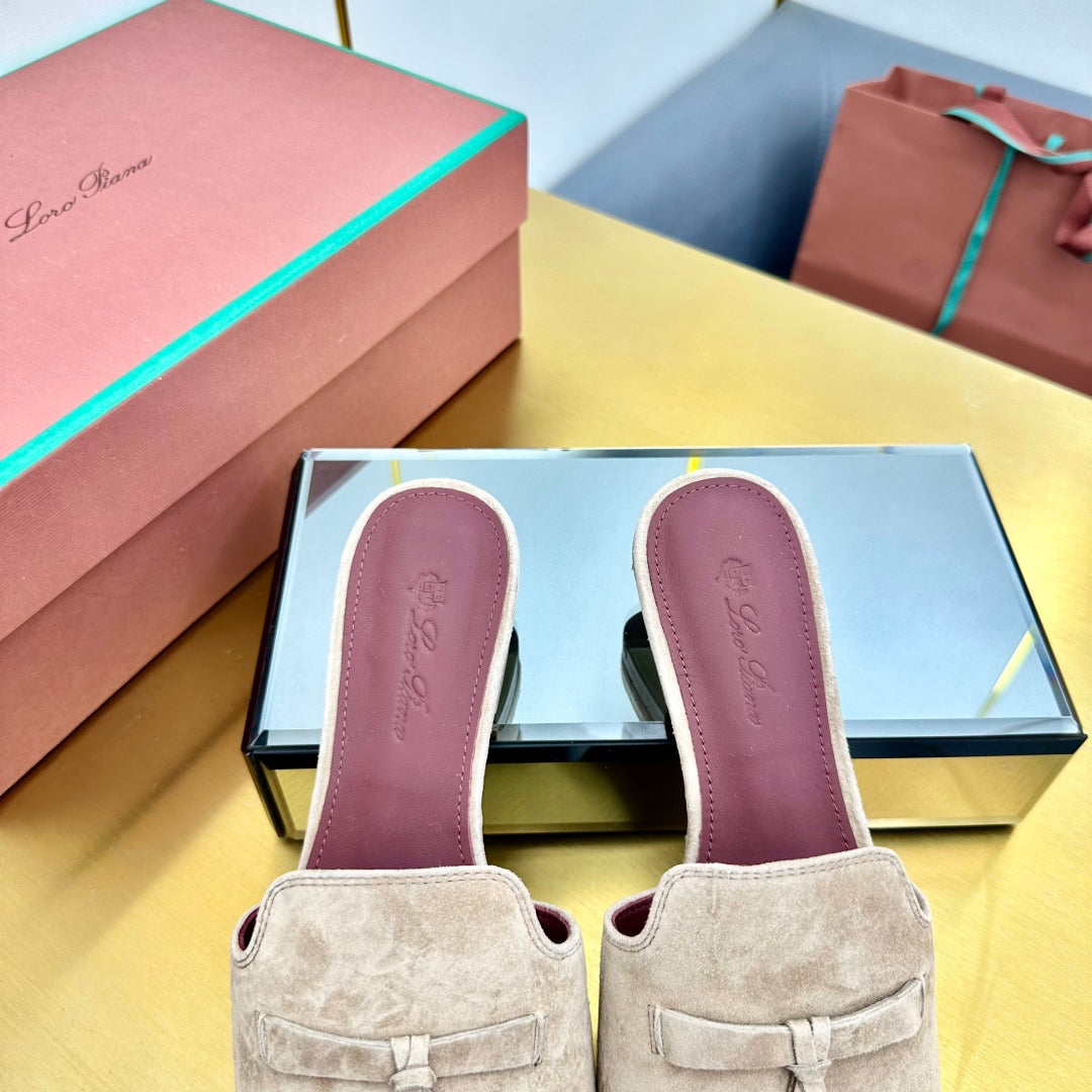 LP SANDALS 25S IN BEIGE SUEDE WITH SILVER HARDWARE