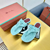FLIP FLOPS IN EMERALD GREEN SUEDE AND HARDWARE SILVER