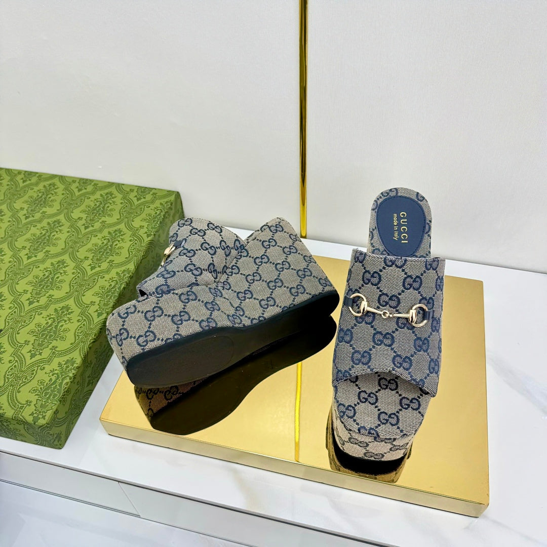 GG WEDGE SLIDES 110 IN GREY FABRIC WITH GOLD HARDWARE