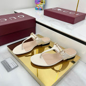 THONG SANDALS IN CREAM WHITE LAMBSKIN WITH GOLD HARDWARE