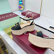 GG HIGH WEDGE SANDALS IN BLACK FABRIC AND RAFFIA WITH GOLD HARDWARE