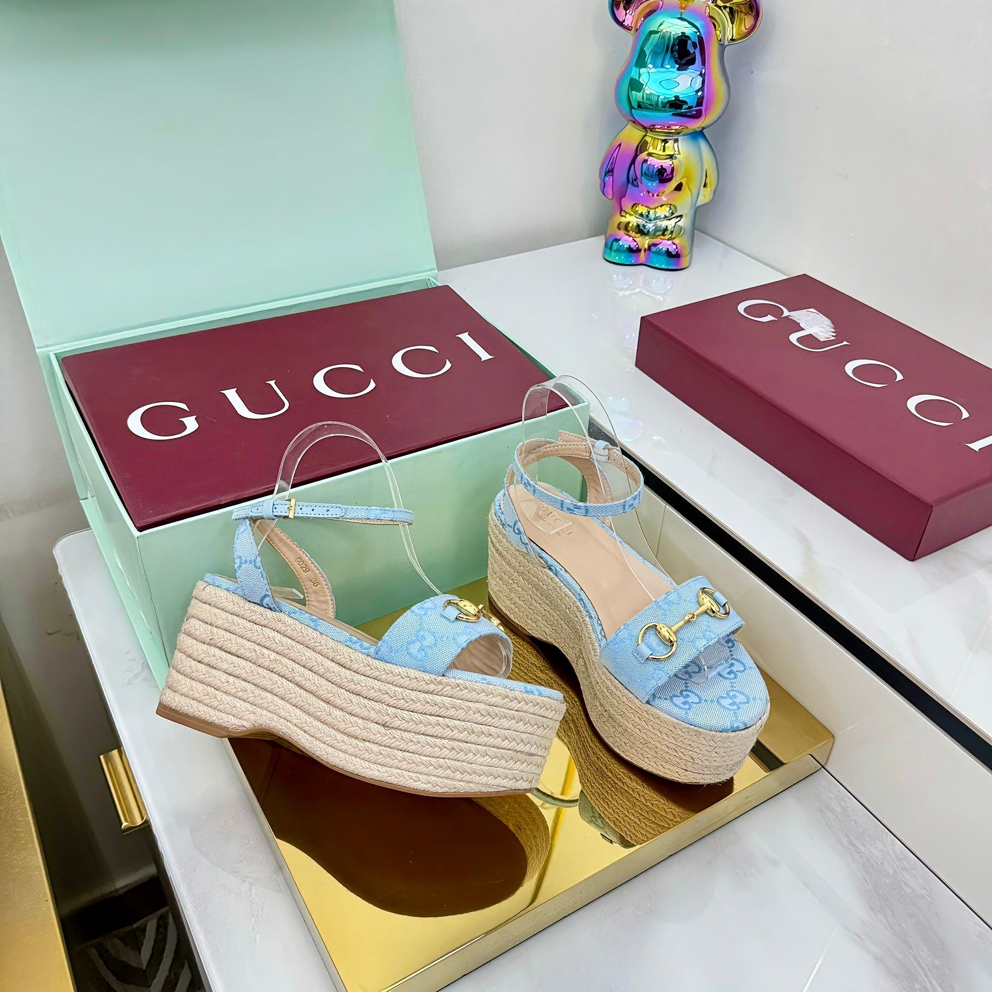 GG HIGH WEDGE SANDALS IN BLUE FABRIC AND RAFFIA WITH GOLD HARDWARE