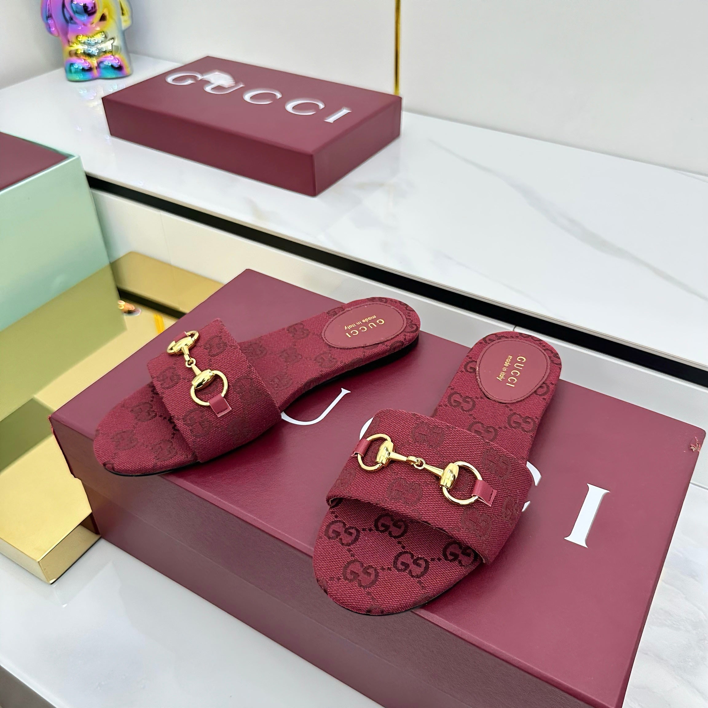 GG SLIDES IN RED WITH GOLD HARDWARE