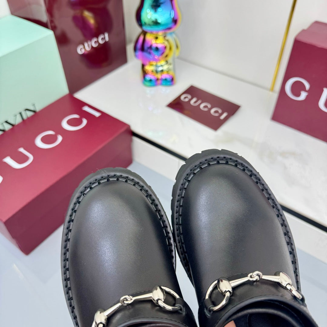GG PLATFORM MULES 25S IN BLACK CALFSKIN