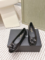 CHANEL 25S BALLET FLAT ROUND TOE IN BLACK SHEEPSKIN WITH CAMELLIA