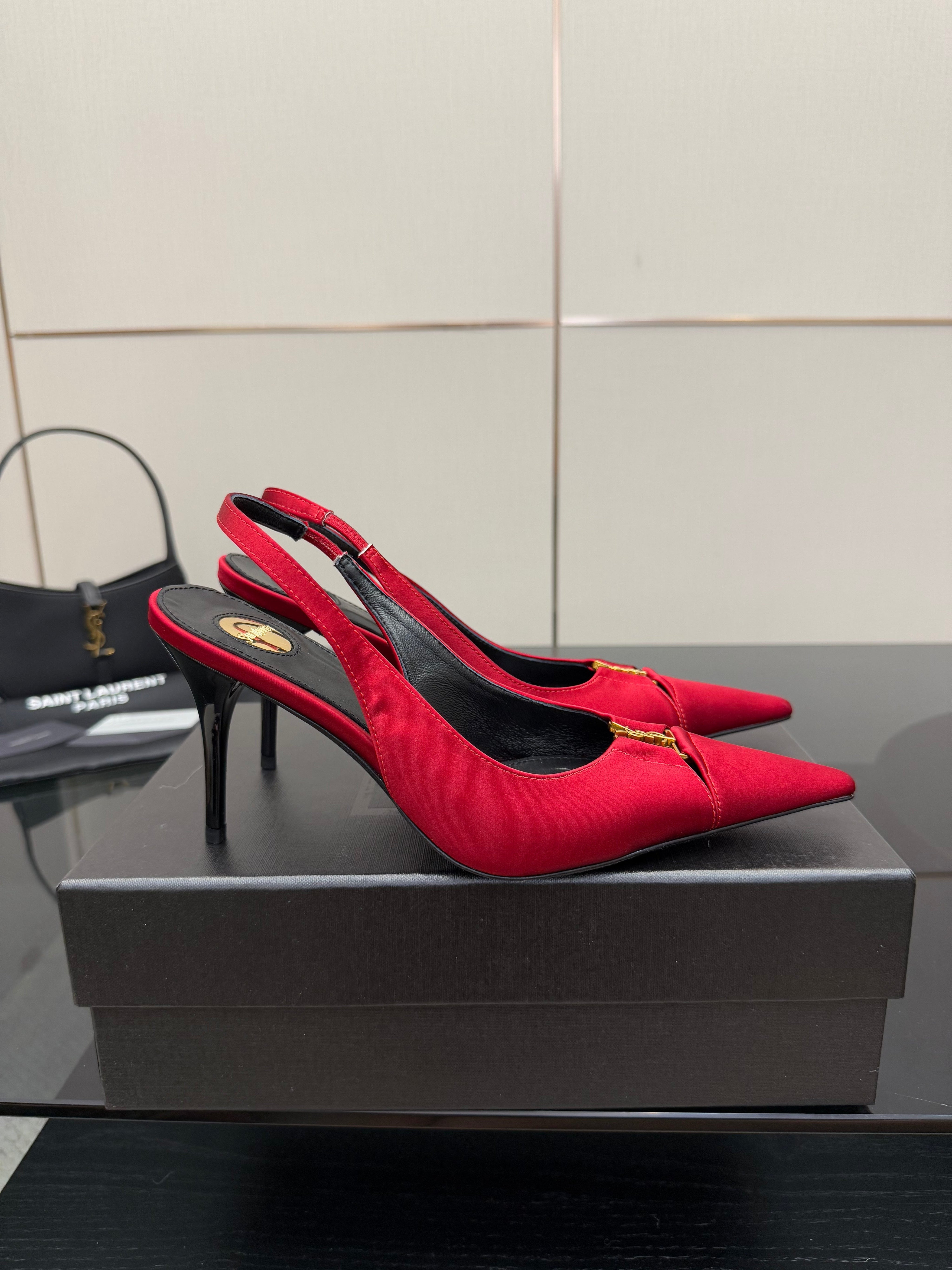YSL 25S SLINGBACK HIGH HEELS 90 MM IN RED SATIN WITH GOLD HARDWARE STYLE 14