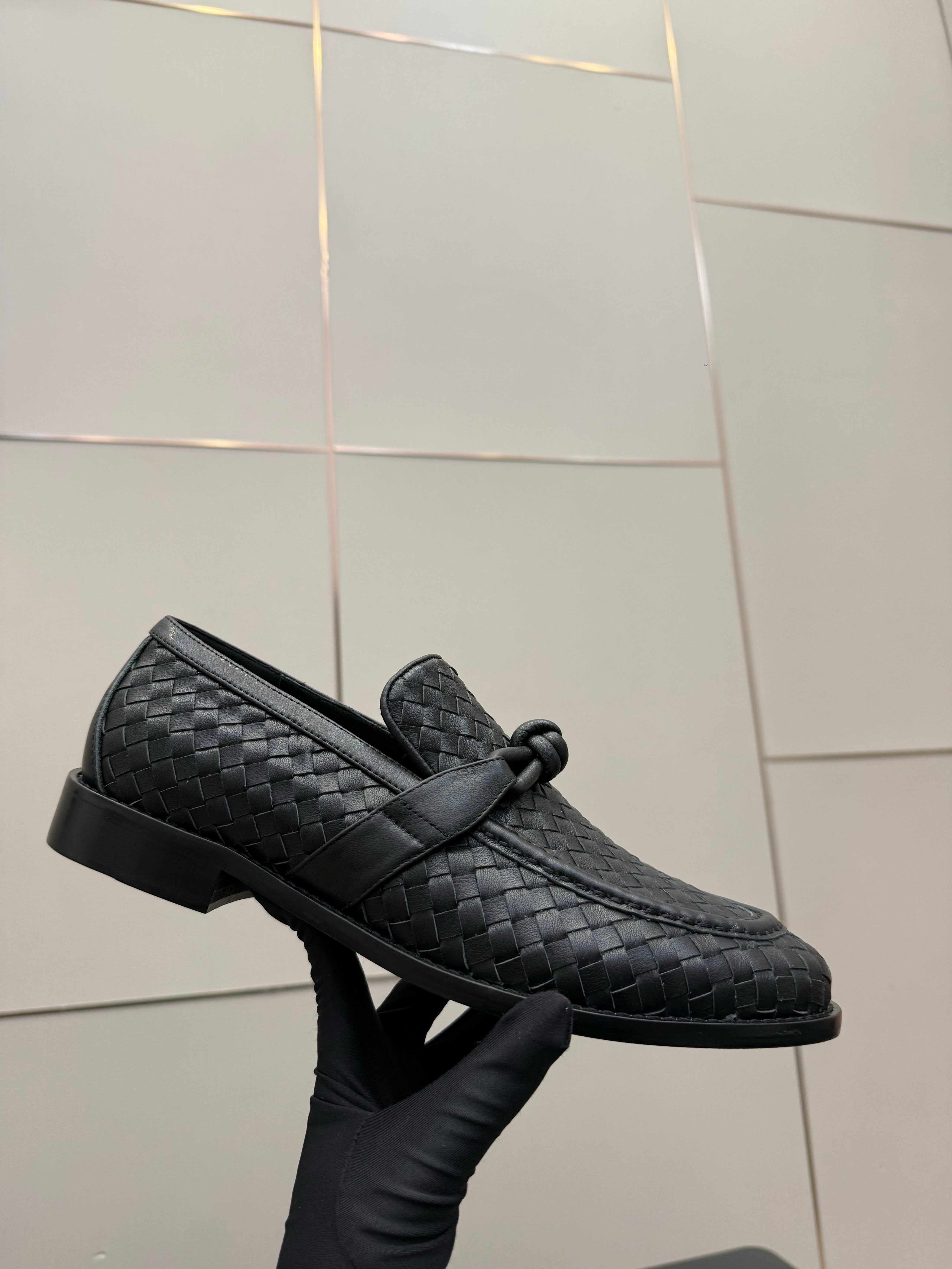 BOTTEGA VENETA 26S LOAFERS IN BLACK TECHNICAL WOVEN CALFSKIN