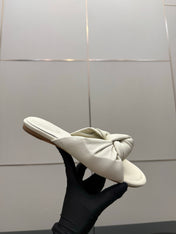BOTTEGA VENETA 26S SLIDE SANDALS IN OFF-WHITE LAMBSKIN