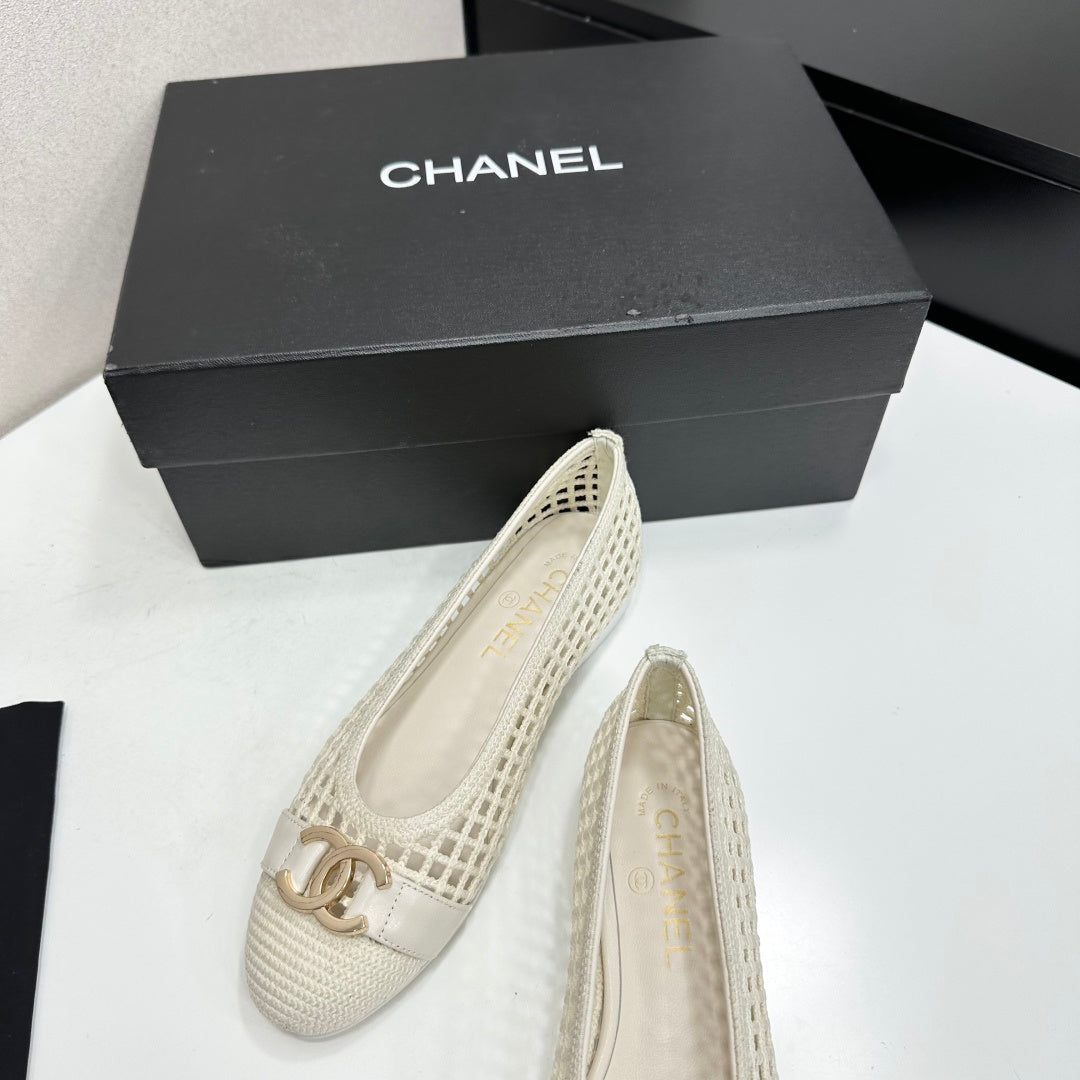 CHANEL 26S TOE FLATS IN WHITE MESH FABRIC