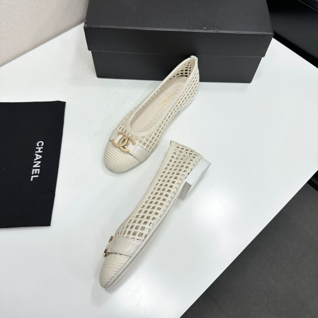 CHANEL 26S TOE FLATS IN WHITE MESH FABRIC