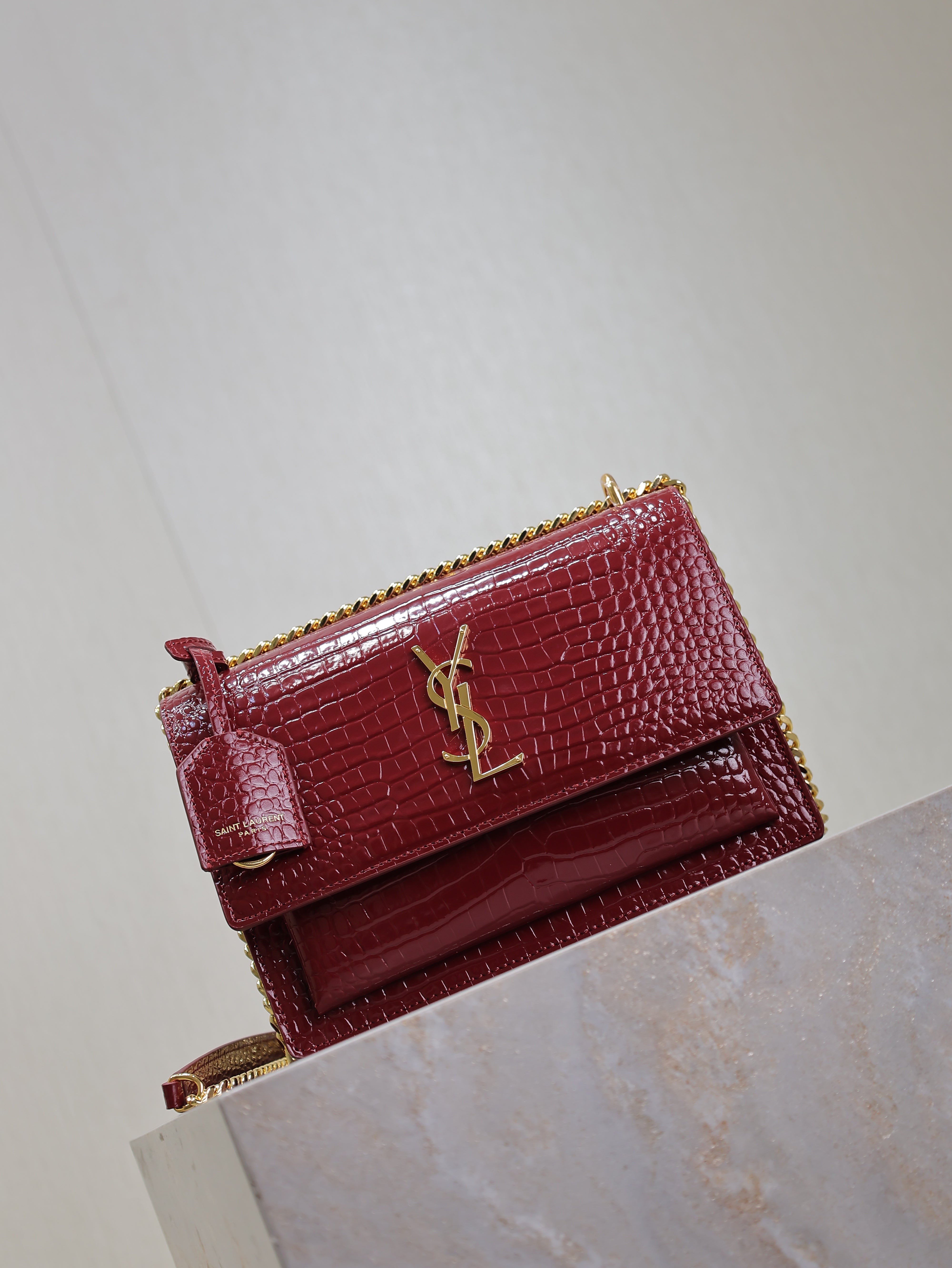 YSL 25S SUNSET MEDIUM 22 IN CRIMSON RED CROCODILE-EMBOSSED CALFSKIN GOLD HARDWARE