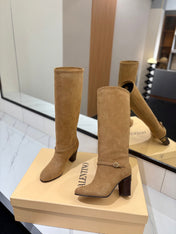 VALENTINO 25S GARAVANI PATTIE KNEE-HIGH BOOTS 80 MM IN LIGHT BROWN SUEDE