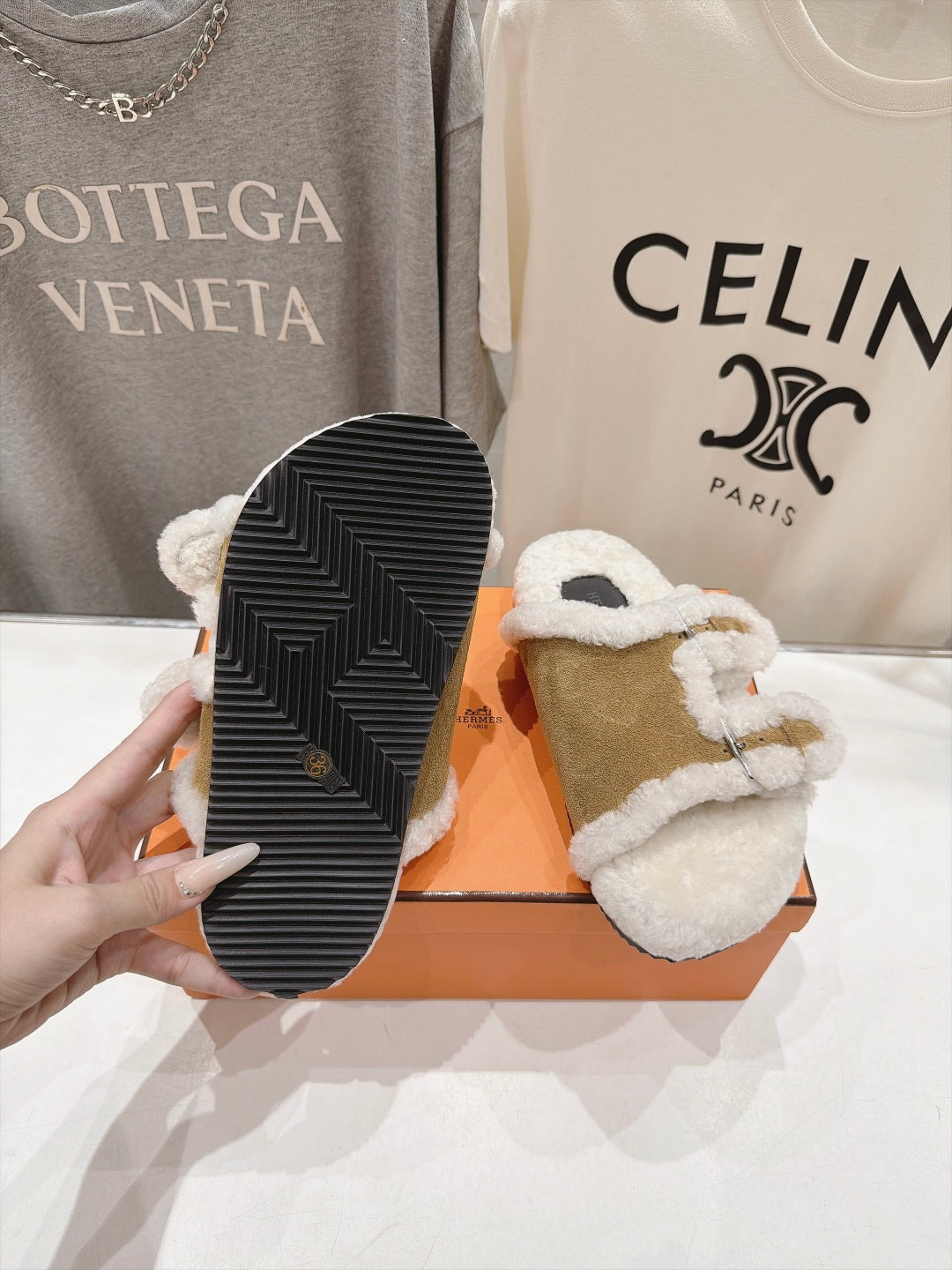 HM 26S CHYPRE SANDALS IN KHAKI SUEDE AND CREAM WHITE WOOL
