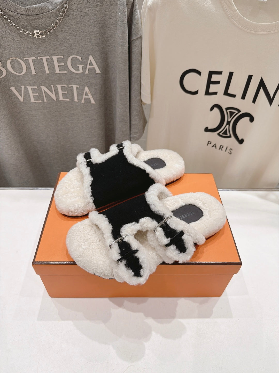 HM 26S CHYPRE SANDALS IN BLACK SUEDE AND CREAM WHITE WOOL