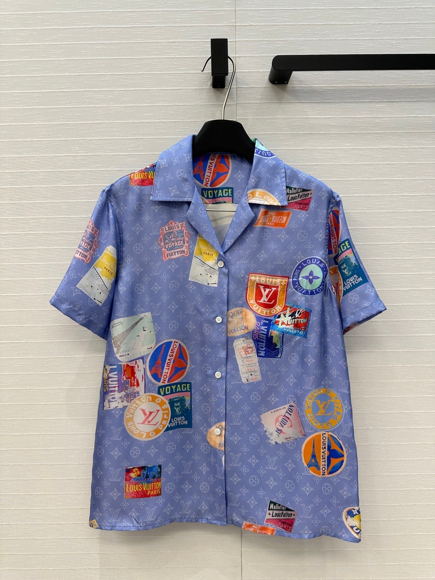 LV SHORT-SLEEVE PRINTED SILK BLOUSE 268222