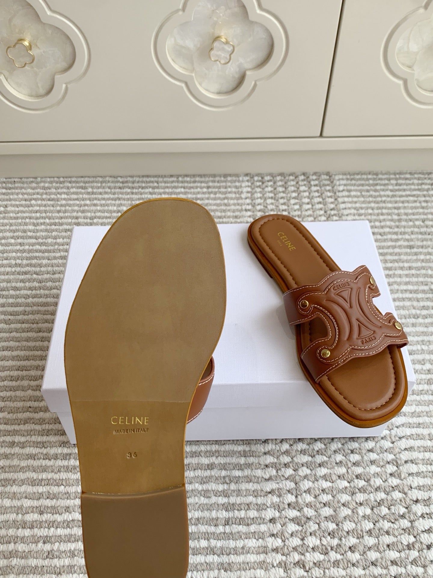 CELINE 26S TRIOMPHE SLIDE SANDALS IN TAN BROWN CALFSKIN