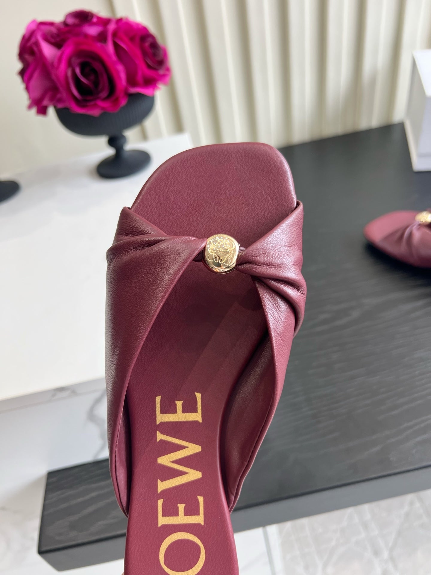 LOEWE 26S SANDALS IN DARK RED LAMBSKIN