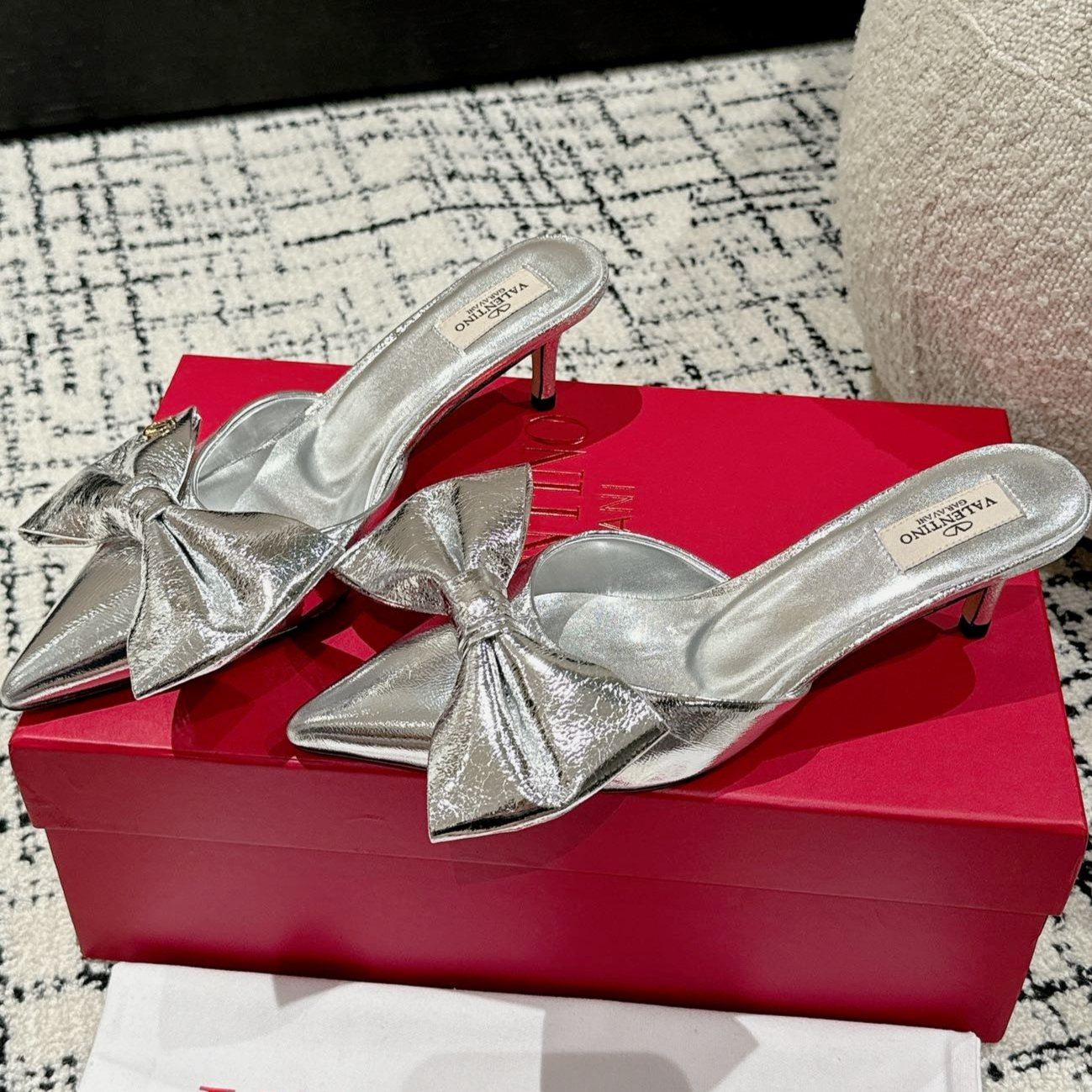 HIGH MULE IN SILVER LAMBSKIN
