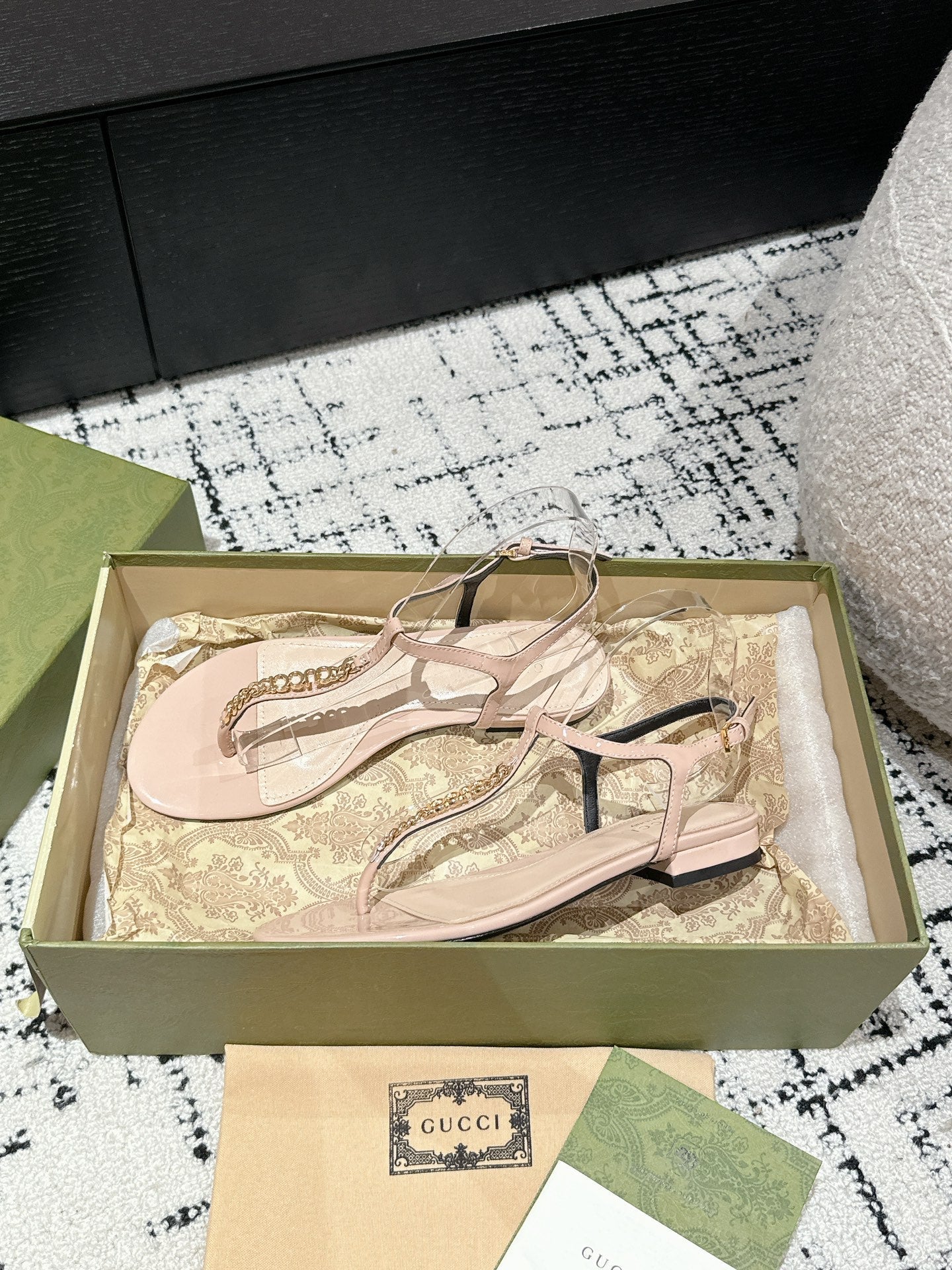 THONG SANDAL IN ALMOND BEIGE CALFSKIN WITH GOLD HARDWARE