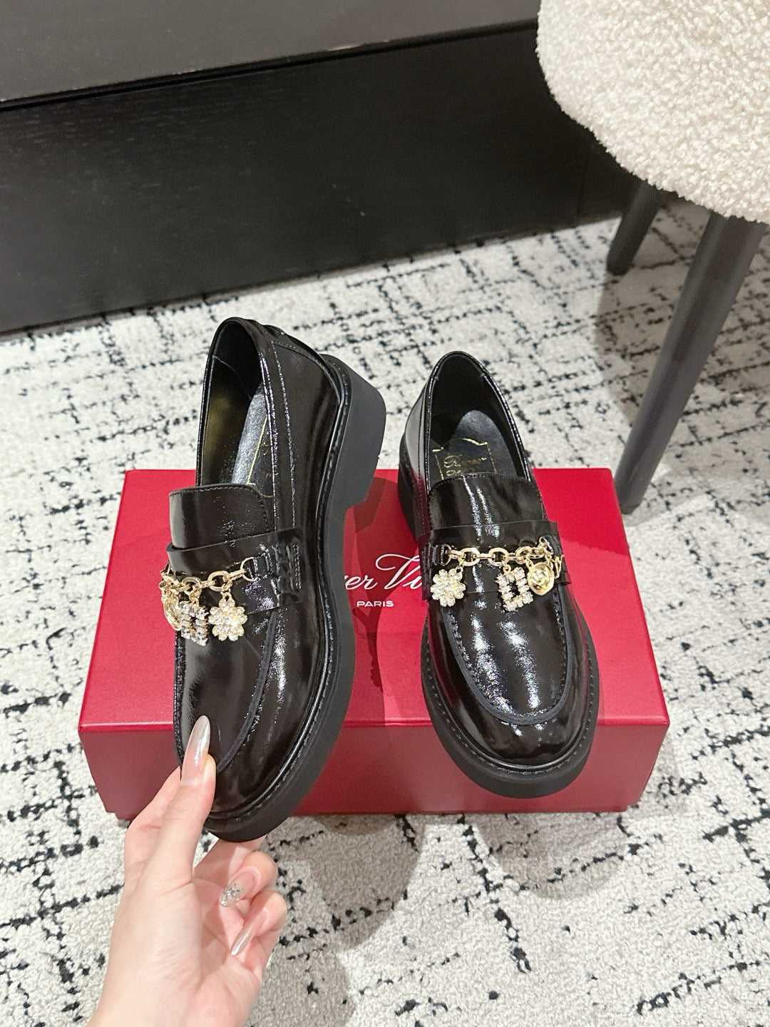 ROGER VIVIER 25S RANGERS CHAIN LOAFER IN BLACK PATENT CALFSKIN
