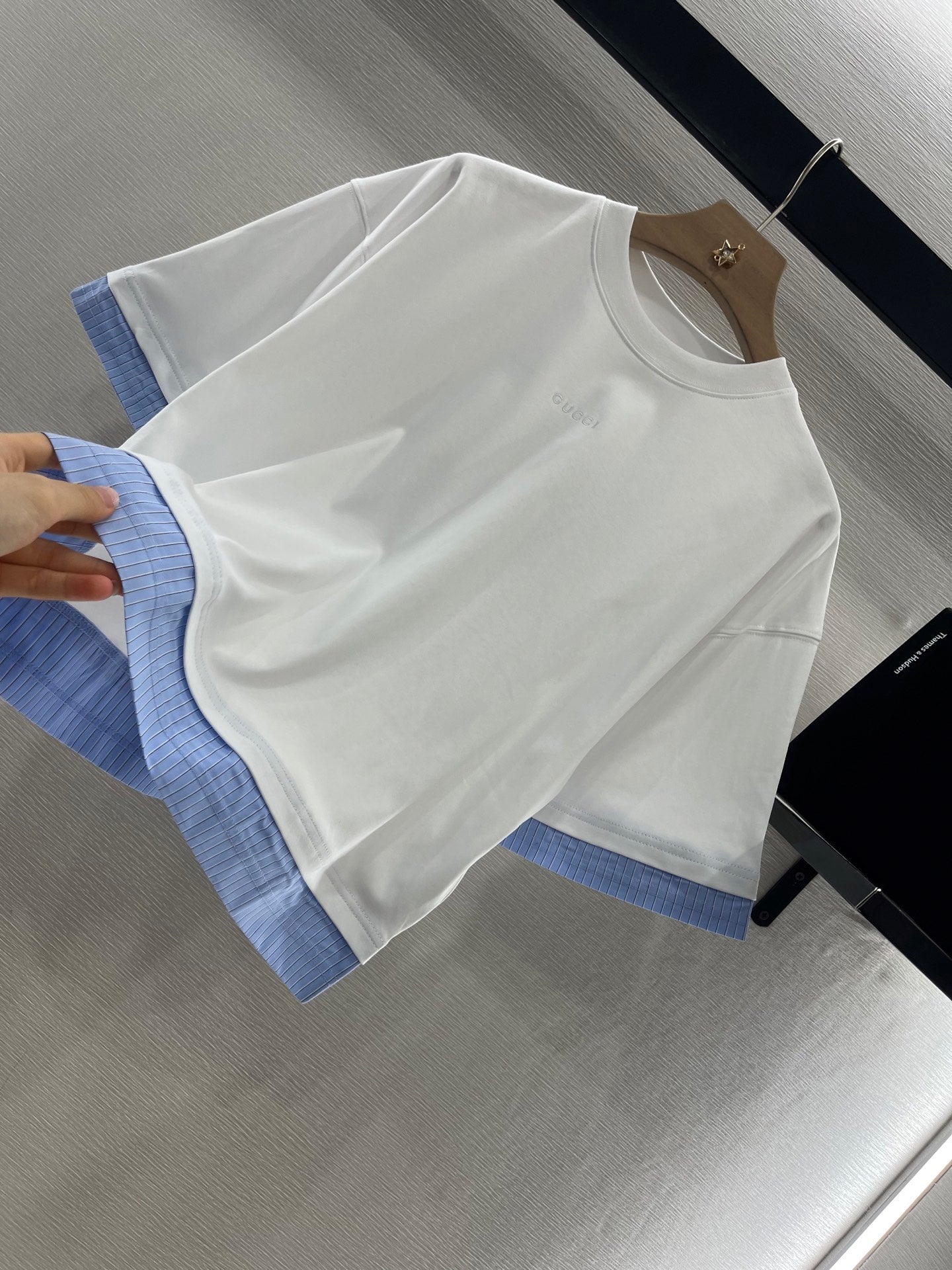 GUCCI SHORT-SLEEVE T-SHIRT WITH TRIM DETAIL 274640