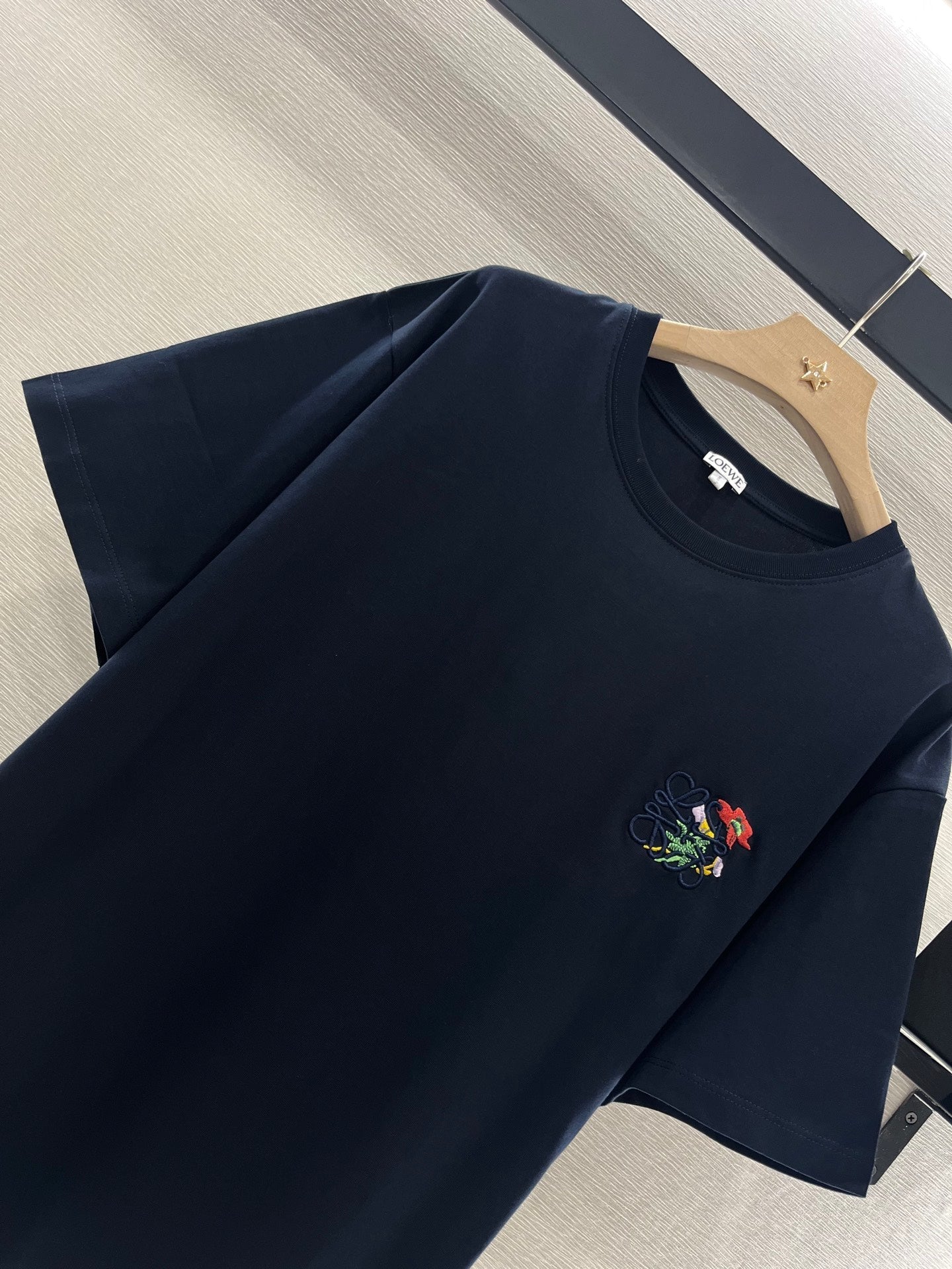 LOEWE T-SHIRT WITH FLORAL EMBROIDERY 274666